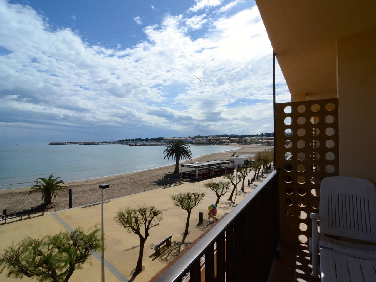 Appartement entier, Appartement à L'Escala pour 6 personnes, proche mer, avec terrasse, lave-linge et Tv in L'Escala, Haut-Ampurdan