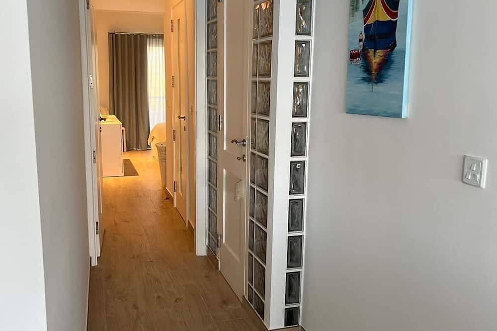 Entire apartment, The Moll Apartment - Seaside Holiday Home in il-Mellieha, Mellieha