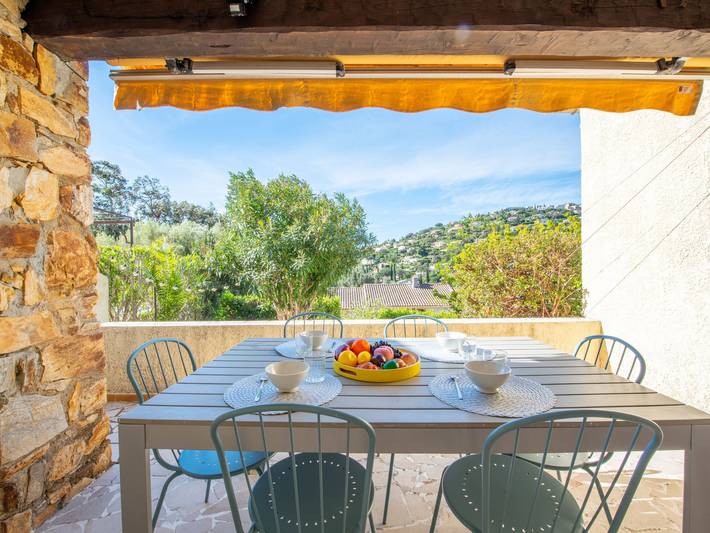 Casa de vacaciones para 4 personas, con terraza además de vistas y jardín - 1