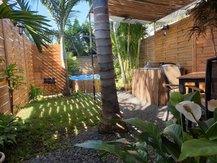 Cabaña 'La Cabane Tropicale' con piscina privada, Wi-Fi y aire acondicionado in Saint-Louis, Reunión