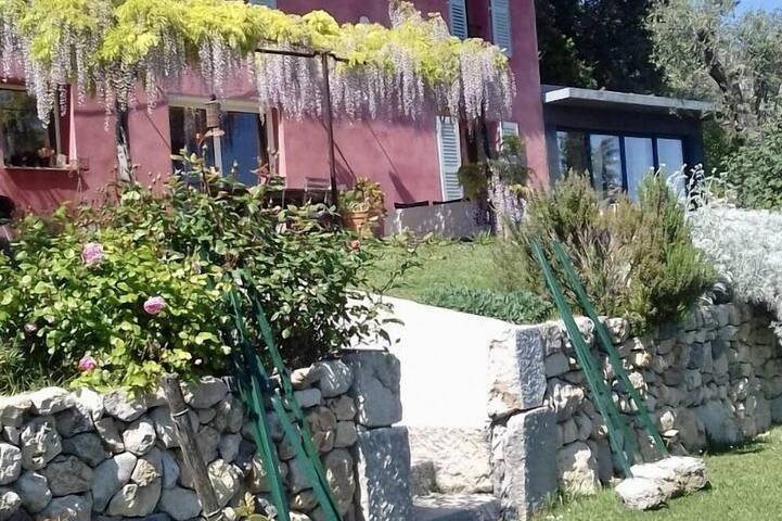 Ferienhaus für 6 Personen, mit Garten und Terrasse in Vence