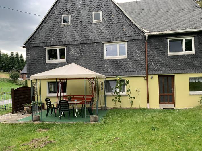 Ferienwohnung für 2 Personen, mit Garten und Terrasse in Neuhausen/Erzgebirge