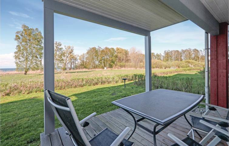 Ganze Ferienwohnung, Appartement am Strand mit Parkplatz, TV & Internet (2km zur Badestelle Mili) in Rechlin, Müritz