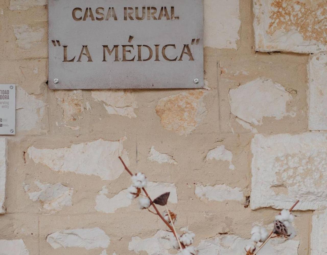 Maison de campagne "La Medica" avec vue sur les montagnes, terrasse privée et Wi-Fi in Sargentes de la Lora, Province de Burgos