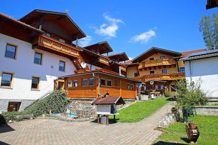 Ferienwohnung für 4 Personen, mit Balkon und Balkon/Terrasse sowie Garten und Sauna im Bayerischer Wald