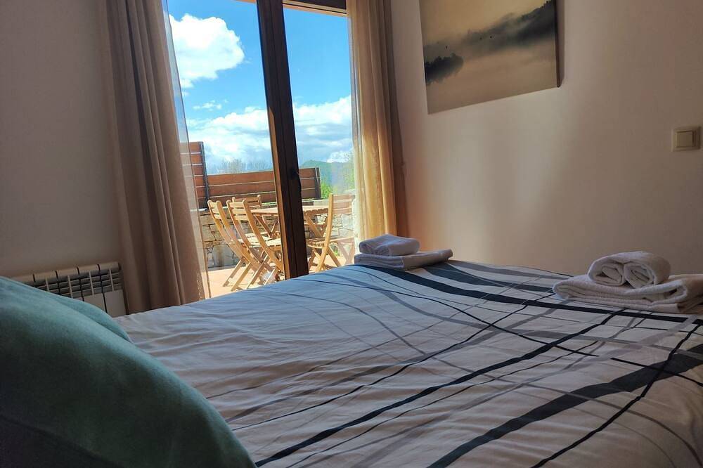 Entire apartment, Paratge Fabas - Costabona in Molló, Catalan Pyrenees