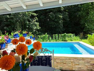 Location de vacances pour 4 personnes, avec jardin ainsi que piscine et vue à Saint-Martin-de-Seignanx