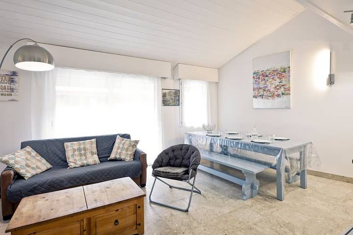 Gîte pour 8 personnes, avec balcon dans Casino De Brides Les Bains