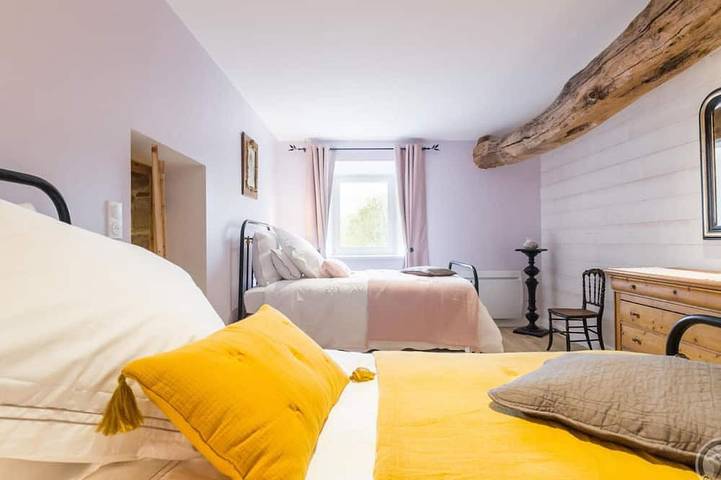 Gîte pour 5 personnes, avec jardin dans Sainte-Croix-Hague - 2