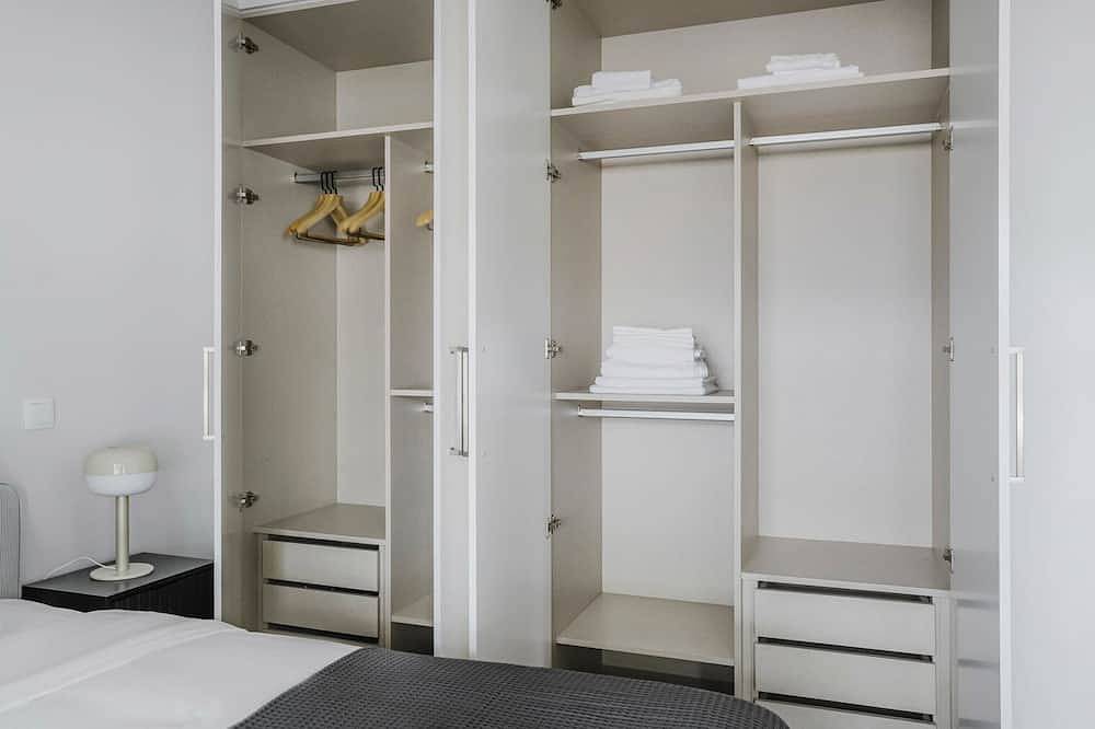 Ganze Wohnung, Blueground | Oeiras, furnished, a/c, washer in Paço de Arcos, Oeiras