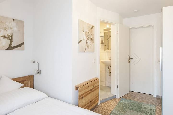 Apartamento entero, Apartamento de 3 habitaciones directamente en el paseo del lago in Meersburg, Obersee (Bodensee)