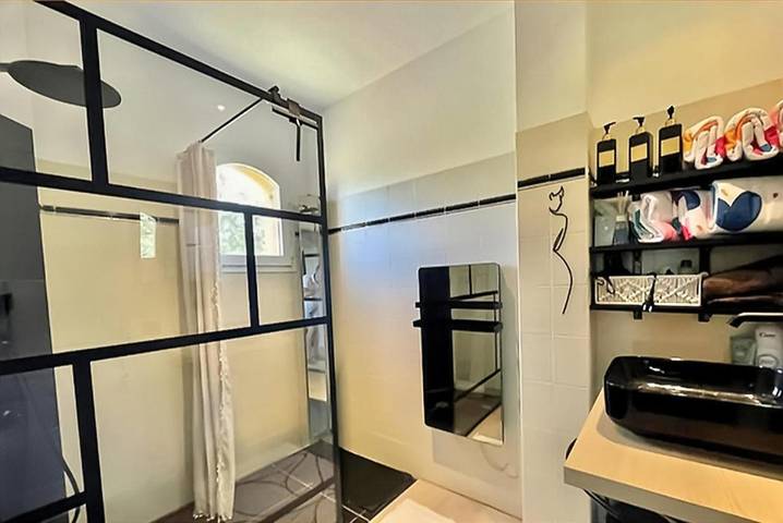 Location de vacances pour 6 personnes, avec jardin ainsi que piscine et vue, animaux acceptés à Blauvac - 3