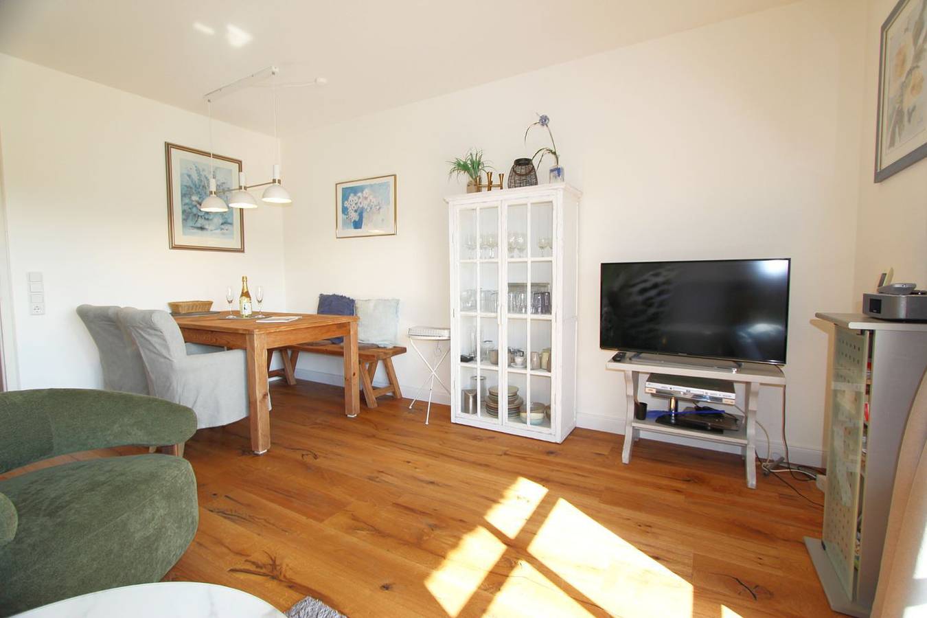 Ganze Wohnung, 3-Zimmer-Ferienappartement mit Süd-Terrasse zum ausgiebigen Sonnen in Wenningstedt, Sylt