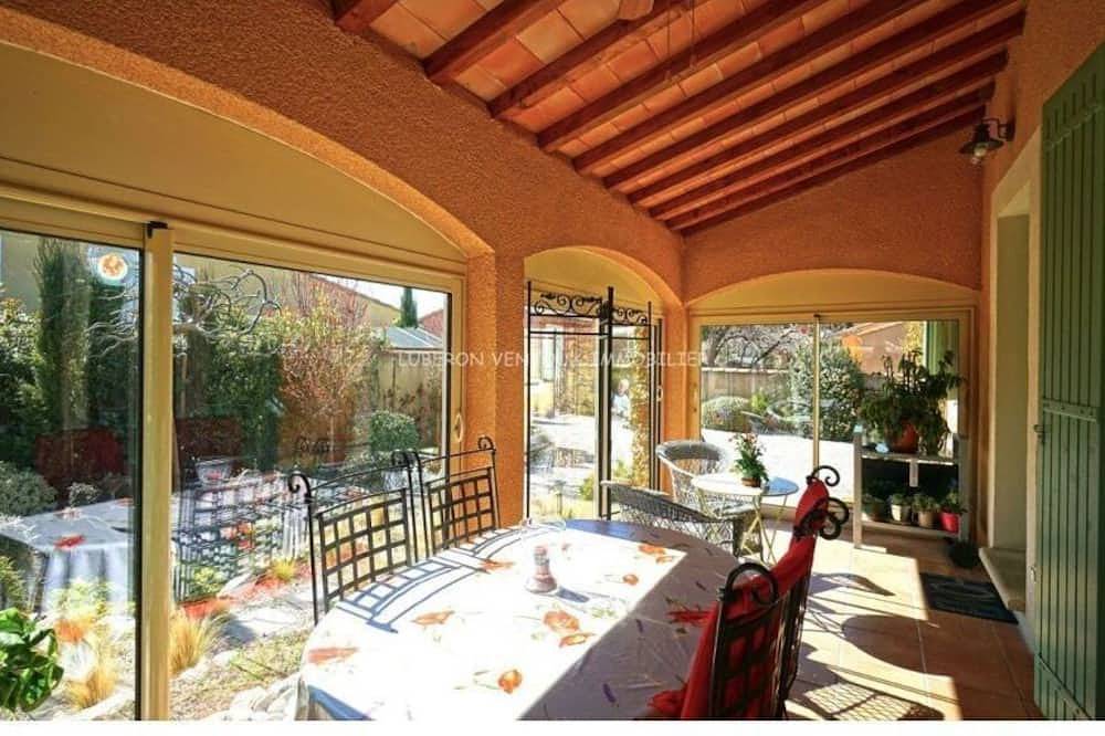 Villa Avec Jardin & Piscine Située au Calme Dans une Impasse in Mazan, Parc naturel régional du Mont-Ventoux