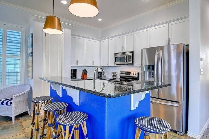 Vacation house for 12 people, with pool and yard as well as balcony, with pets in Port Aransas