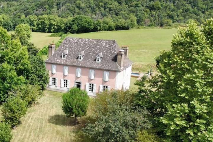Location de vacances pour 15 personnes, avec Balcon et Jardin à Barcus