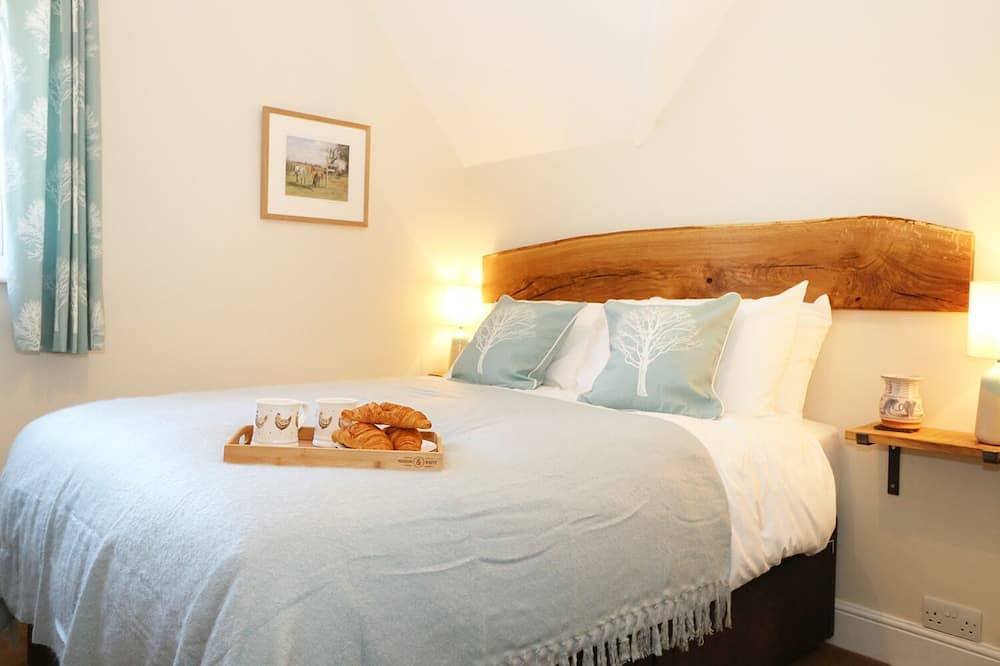 New Park Farm Cottage, pet friendly, with open fire in Brockenhurst in Brockenhurst, Hampshire