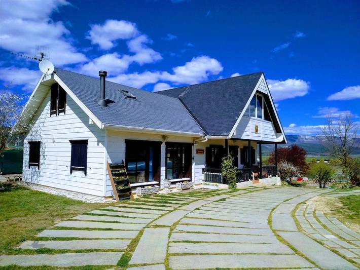 Casa rural para 8 personas, con Balcón y Terraza además de Jardín y Piscina en Álava