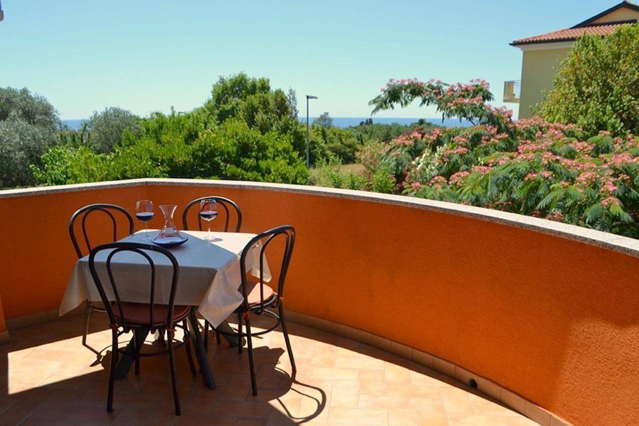 Ganze Ferienwohnung, Ferienwohnung für 4 Personen mit Balkon in Zambratija, Umag und Umgebung
