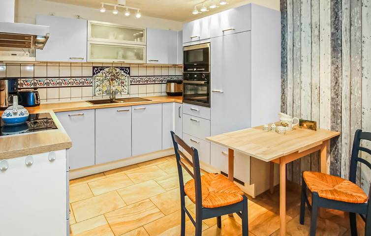 Ganze Ferienwohnung, Modernes Strandapartment mit Parkplatz und Internet in Waren (Müritz), Müritz