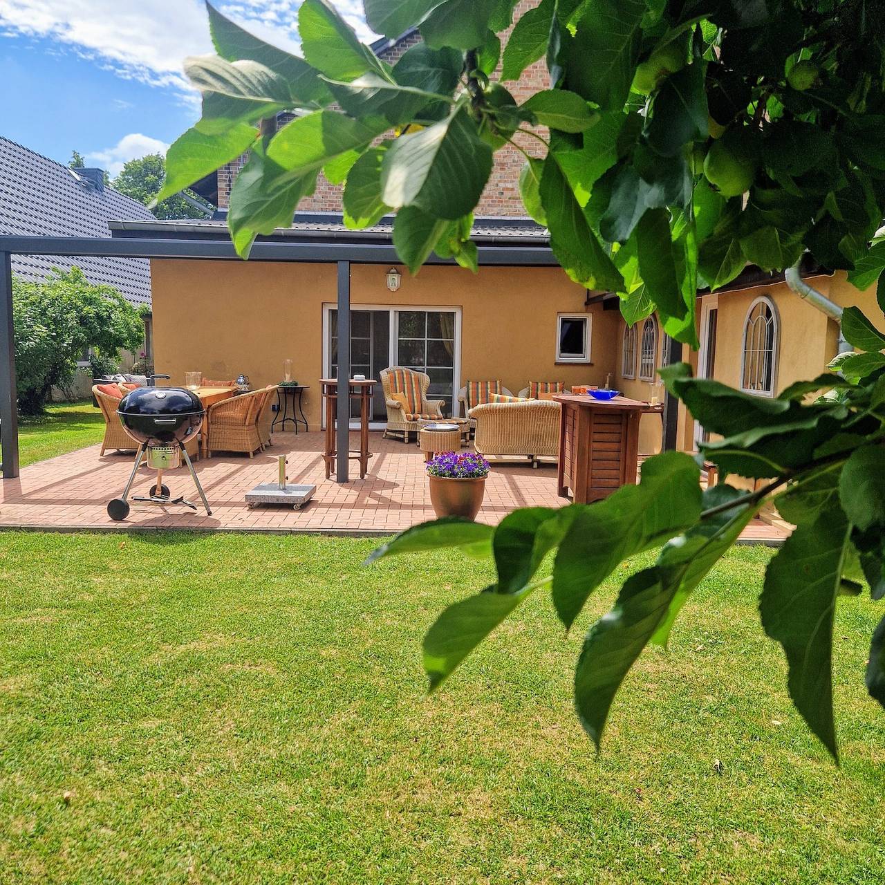Apartment 'Im Ferienhaus Sükow' mit Terrasse, Garten und Wlan in Perleberg, Prignitz