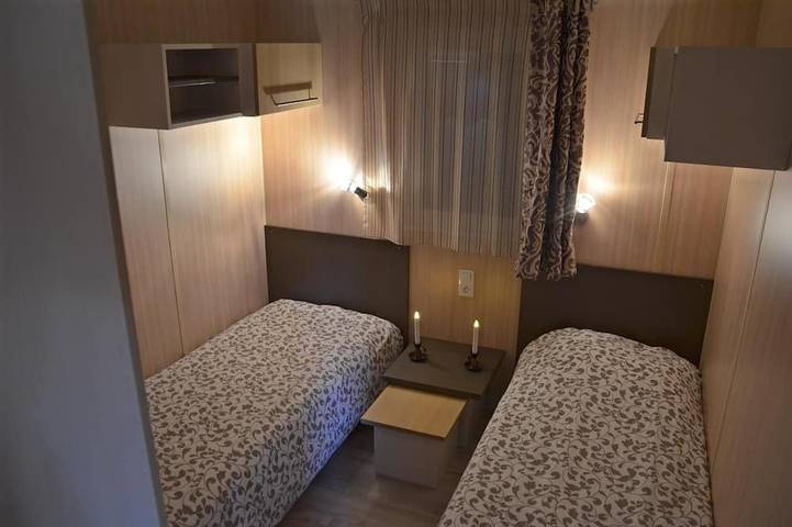 Gîte pour 5 personnes, avec jacuzzi et terrasse ainsi que jardin et piscine à La Chapelle-Hermier - 3