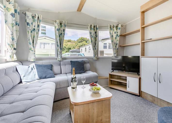 Glamping for 6 people in South-Wales