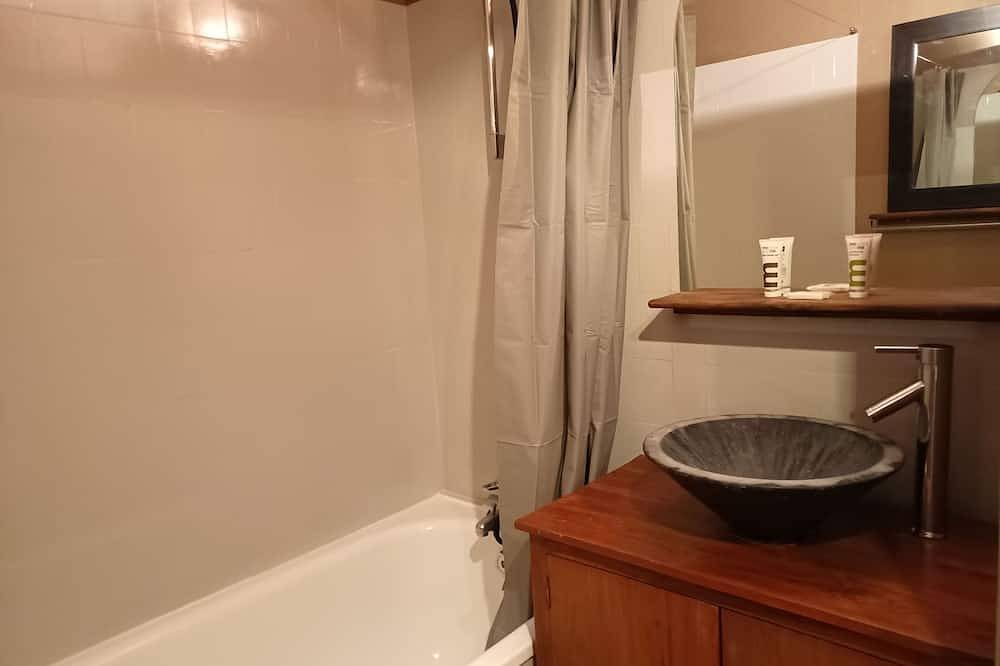 Apartamento entero, Small Duplex terrace on top floor with magnificent view of the Vercors mountains in Claix, Vercors