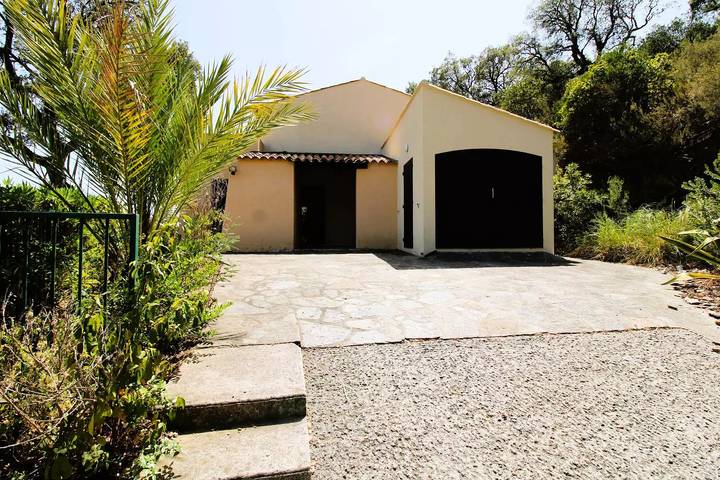 Villa pour 7 personnes, avec vue ainsi que piscine et terrasse à La Londe-les-Maures - 3