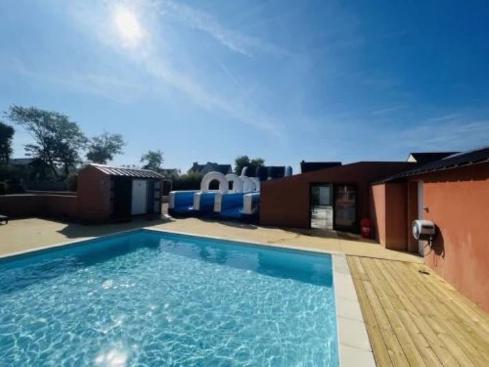 Camping pour 5 personnes, avec bassin pour enfant
