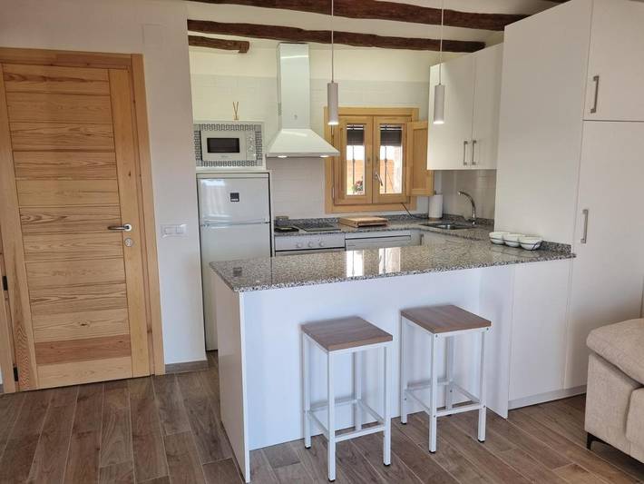 Gîte pour 3 personnes, avec balcon et vue à Arnes - 2