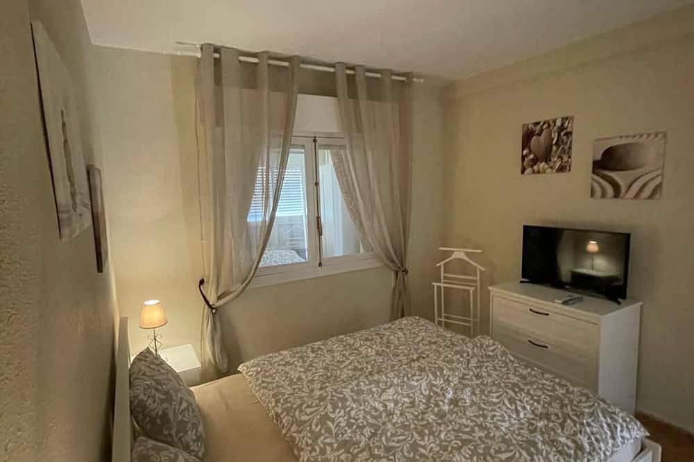 Entire apartment, Apartment with sea view in Torrevieja in Mar Azul Torrevieja, Torrevieja
