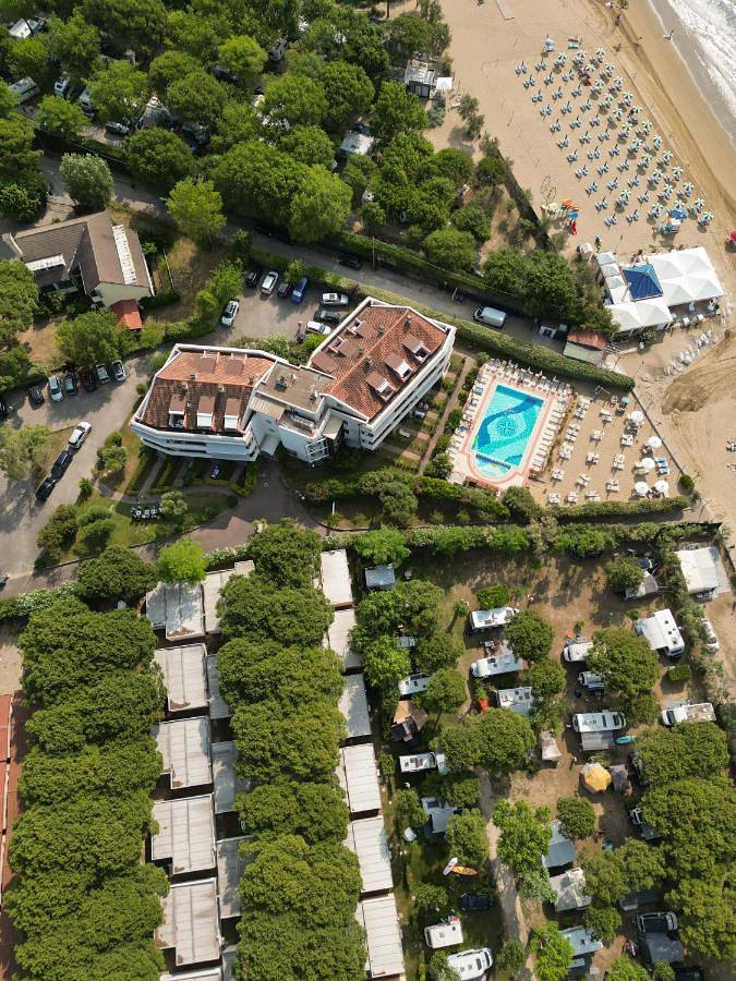 Ferienhaus für 3 Personen, mit Balkon und Terrasse sowie Garten und Pool in Cavallino - 2