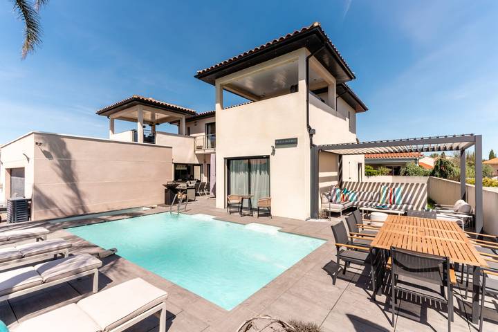 Chalet para 8 personas, con jardín además de jacuzzi y piscina - 1