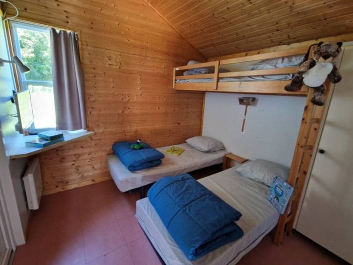 Gîte pour 8 personnes, avec piscine et terrasse à Saint-Geniez-d'Olt - 4