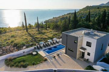 Ferienhaus für 10 Personen, mit Garten und Terrasse in Zadar