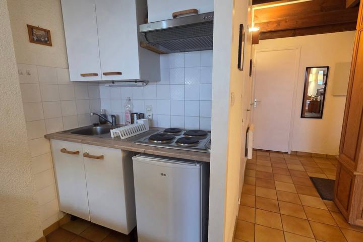 Gîte pour 6 personnes, avec piscine et balcon, adapté aux familles dans Plage La Milady - 4