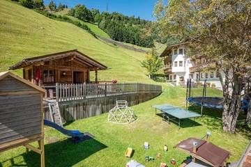 Bauernhof für 4 Personen, mit Balkon und Garten im Zillertal