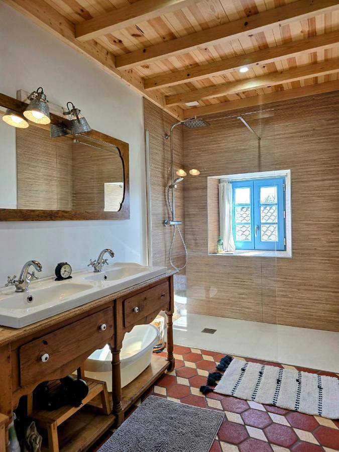 Location de vacances pour 8 personnes, avec vue et jardin, animaux acceptés à Usson-en-Forez - 3