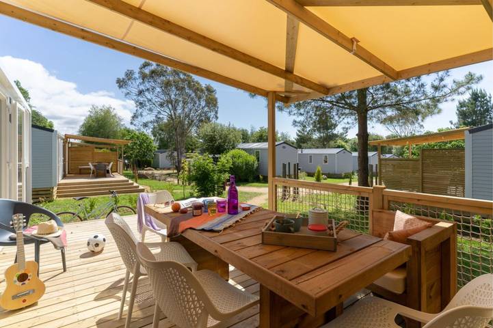 Mobil home pour 4 personnes, avec piscine ainsi que terrasse et jardin, adapté aux familles à Névez - 4