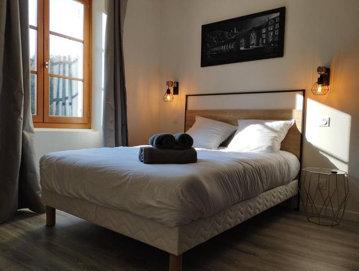 Ganze Wohnung, Ferienwohnung 'Des Moulins Sur Crémieu' mit WLAN und Klimaanlage in Crémieu, La Tour-du-Pin und Umgebung