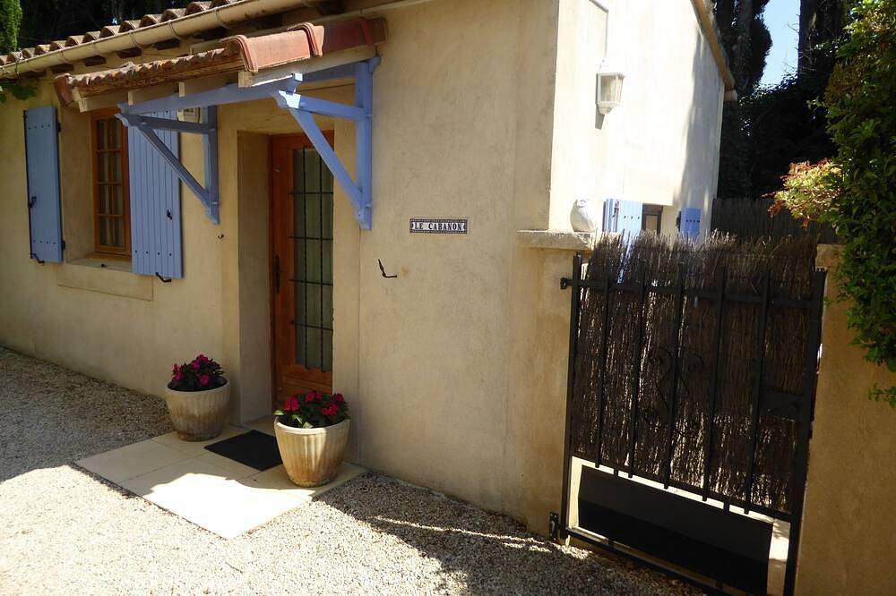 Apartamento entero, Pequeño apartamento estudio bien equipado in Rognonas, Region de Arles