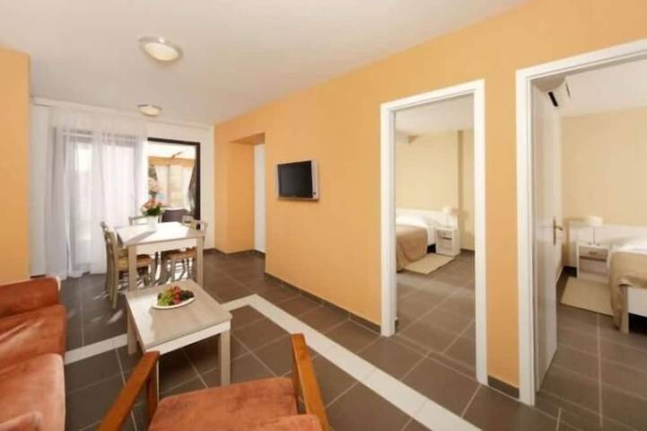 Ferienpark für 6 Personen, mit Balkon und Pool, mit Haustier in Kroatien - 2