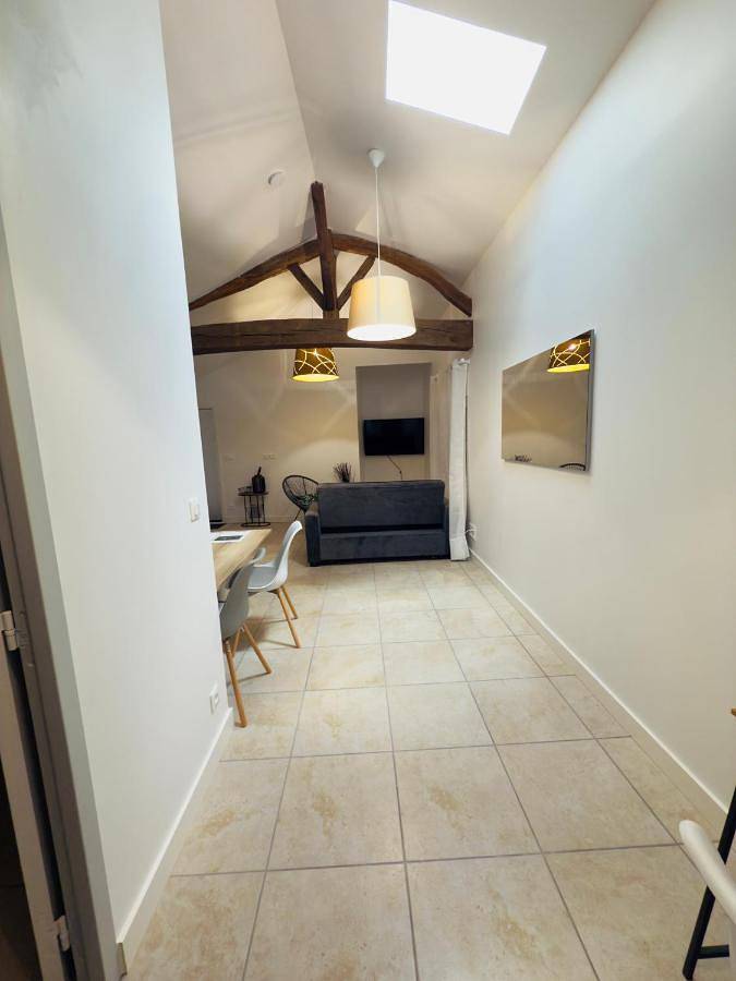 Gîte pour 4 personnes, avec terrasse à Lancié - 2