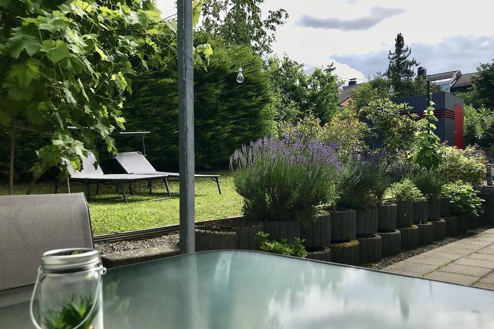 Ganze Wohnung, Schicke 2-Zimmer-Wohlfühloase mit Terrasse & Garten in Waldbronn in Waldbronn, Nordschwarzwald
