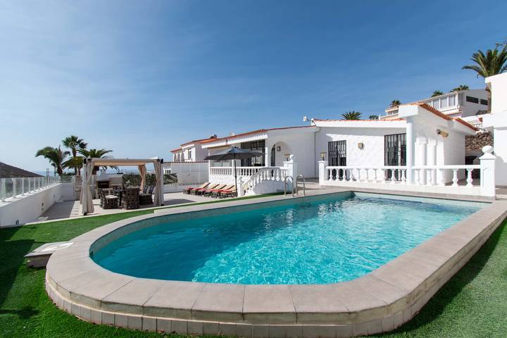 Villa pour 6 personnes, avec Terrasse et Jardin à Arona