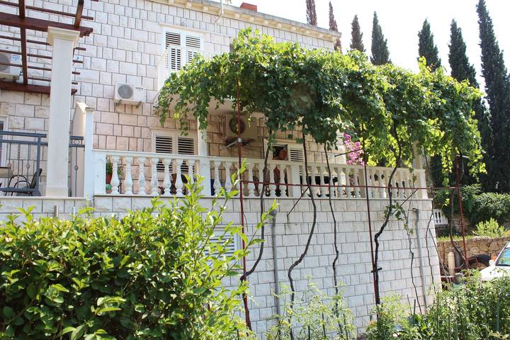 Entire apartment, Apartment Siesta - Two-Bedroom Apartment with Balcony and Sea View in Cavtat, Cavtat (Dalmatia)