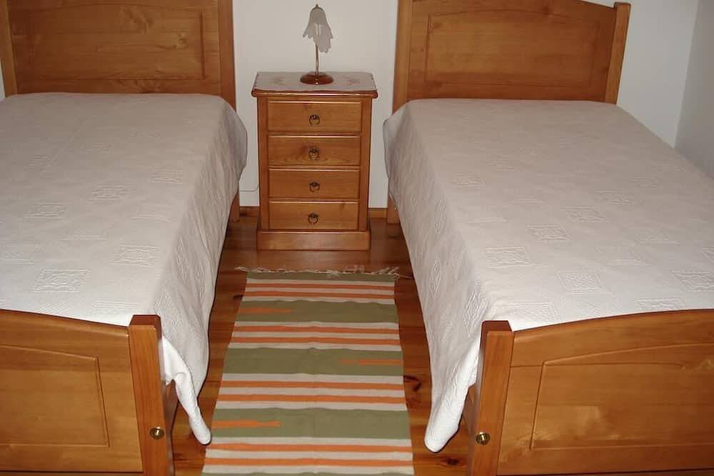 Hollidays Peak Rentals- Berg- und Meerblick in São Roque do Pico, Pico (Azoren)