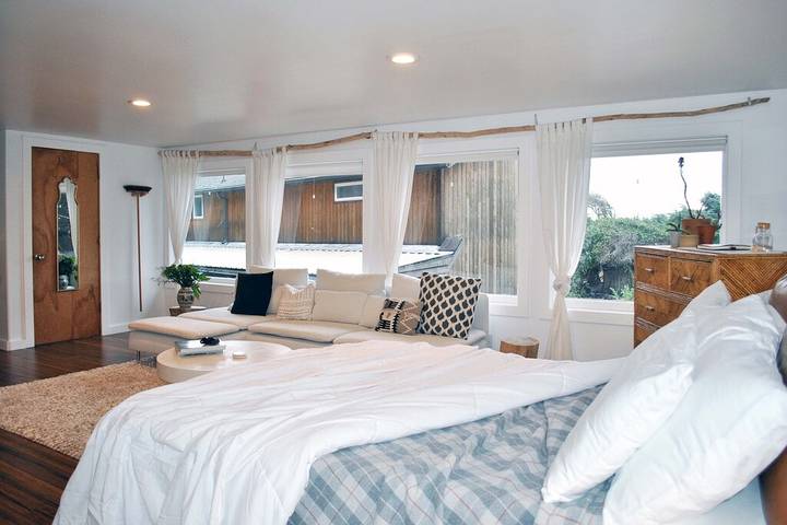 Beach rental for 2 people, with pets in Oregon