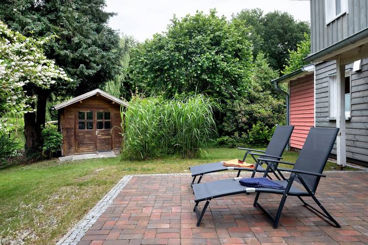 Ferienhaus für 6 Personen, mit Garten und Seeblick in Ostfriesland - 2